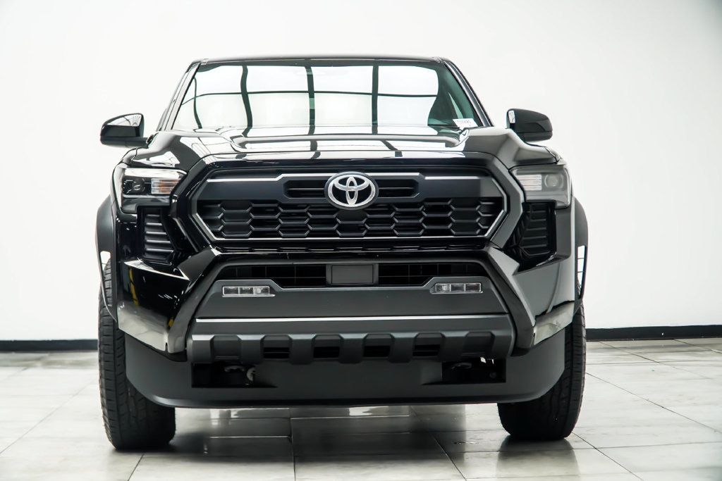 Toyota Tacoma photo 9