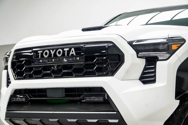 2025 Toyota Tacoma 4WD TRD Pro Hybrid Double Cab 5' Bed Automatic - 22955764 - 1