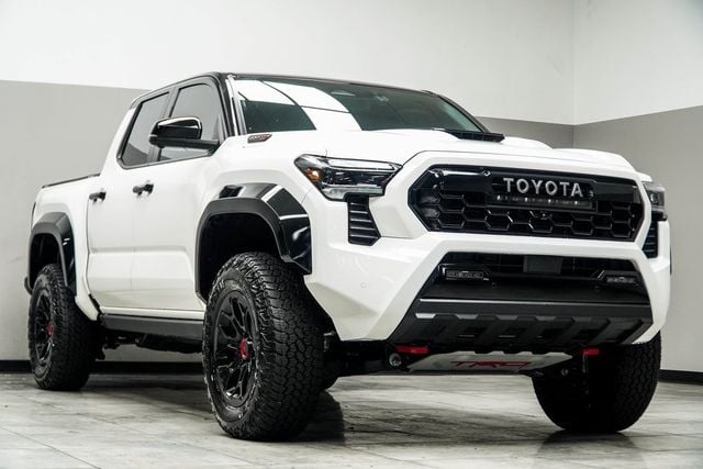2025 Toyota Tacoma 4WD TRD Pro Hybrid Double Cab 5' Bed Automatic - 22955764 - 3