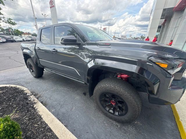 2025 Toyota Tacoma 4WD TRD Pro Hybrid Double Cab 5' Bed Automatic - 23044046 - 2