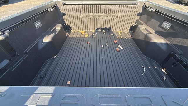 2025 Toyota Tacoma 4WD TRD Sport Hybrid Double Cab 5' Bed Automatic - 23075444 - 9