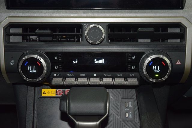 2025 Toyota Tacoma Hybrid Trailhunter - 22941596 - 37