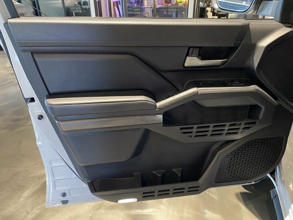 2025 Toyota Tacoma i-FORCE MAX Double Cab LocalTrade/TRDSport/Hybrid/TRDSportPremiumPkg/TonneauCover - 23095045 - 13