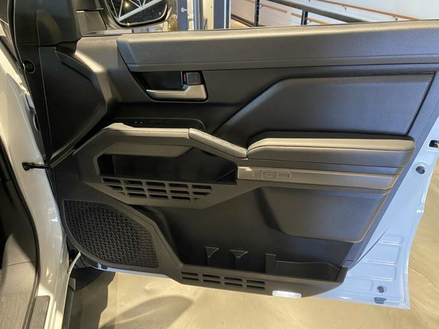 2025 Toyota Tacoma i-FORCE MAX Double Cab LocalTrade/TRDSport/Hybrid/TRDSportPremiumPkg/TonneauCover - 23095045 - 31