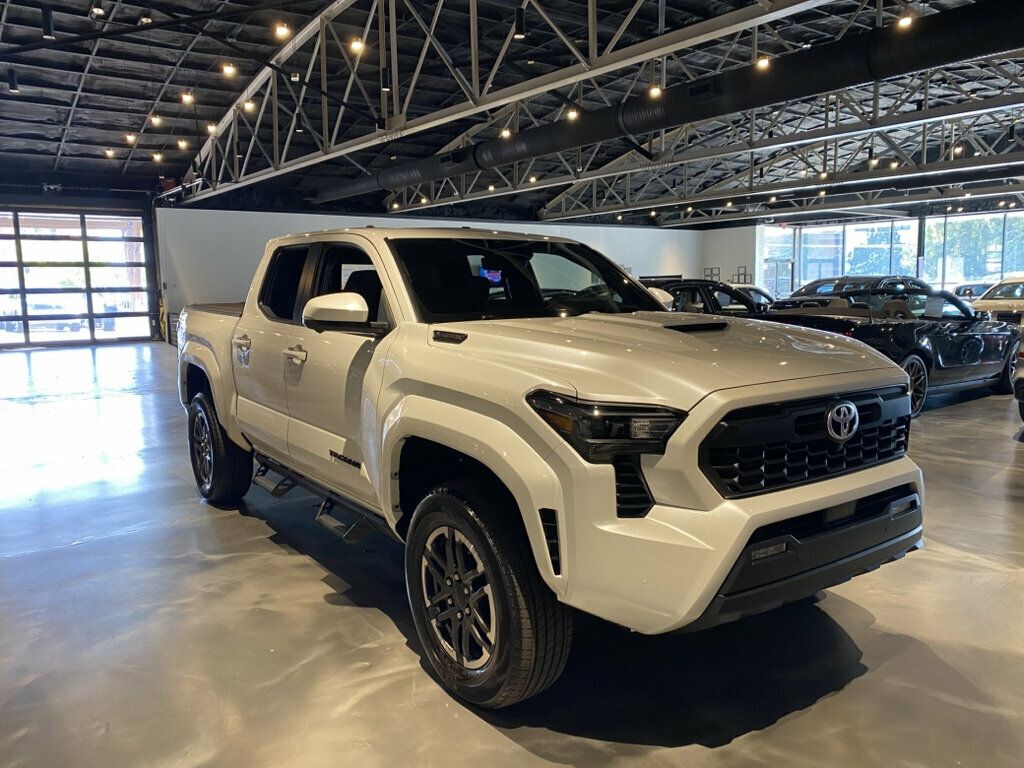 2025 Toyota Tacoma i-FORCE MAX Double Cab LocalTrade/TRDSport/Hybrid/TRDSportPremiumPkg/TonneauCover - 23095045 - 6