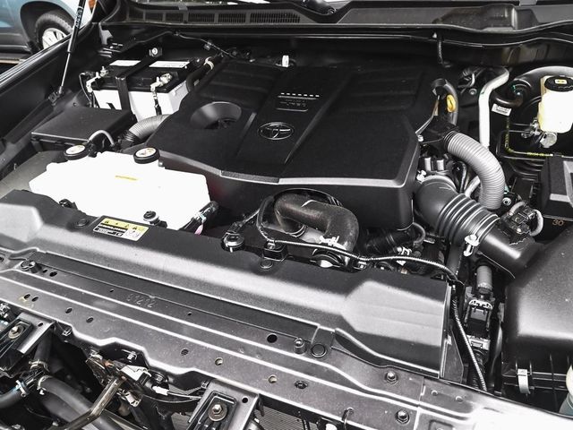 2025 Toyota Tundra Limited - 22870644 - 38