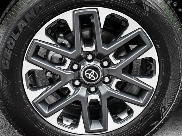 2025 Toyota Tundra Limited - 22870644 - 8