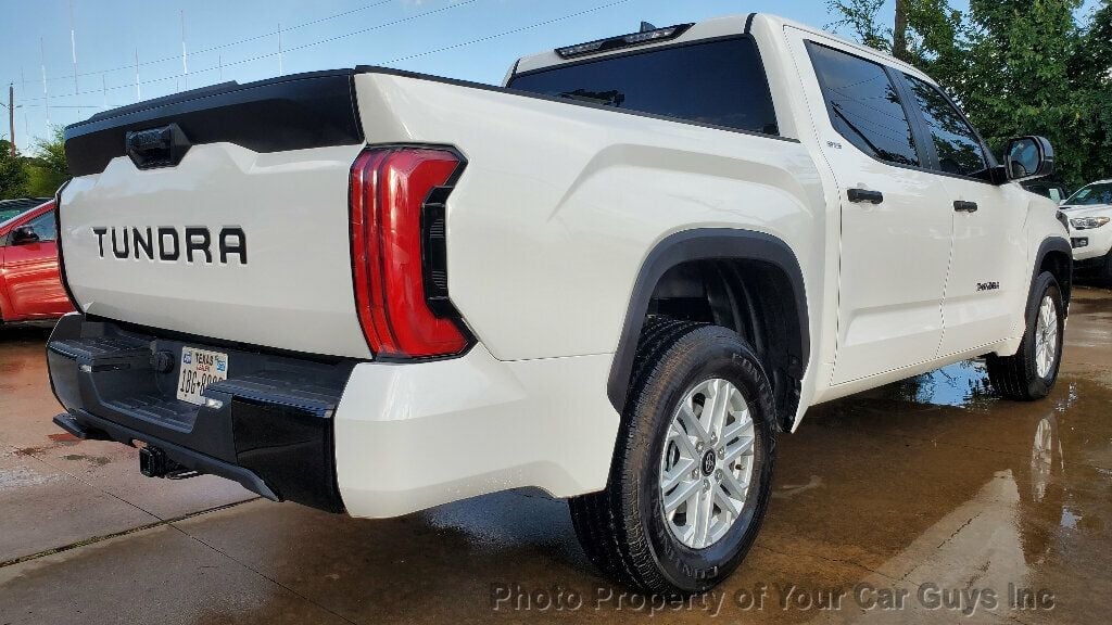 2025 Toyota Tundra SR5 CrewMax photo 8