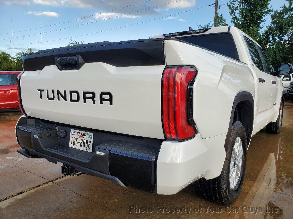 2025 Toyota Tundra SR5 CrewMax photo 9