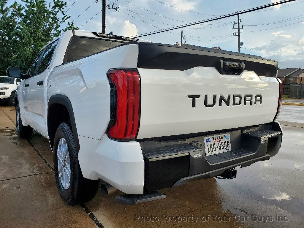 2025 Toyota Tundra SR5 CrewMax photo 13