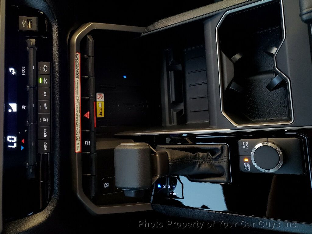 2025 Toyota Tundra SR5 CrewMax photo 18