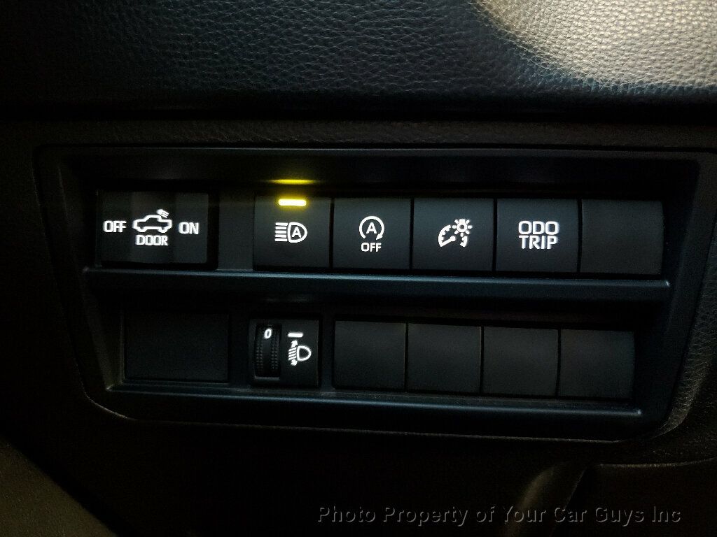 2025 Toyota Tundra SR5 CrewMax photo 20