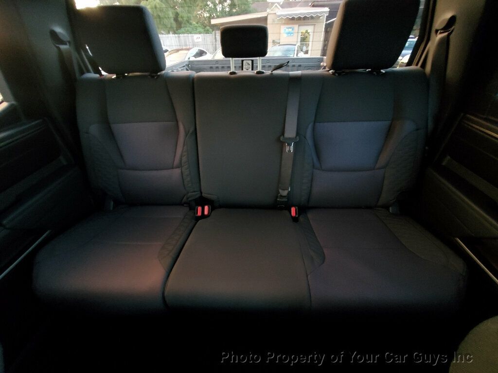 2025 Toyota Tundra SR5 CrewMax photo 21