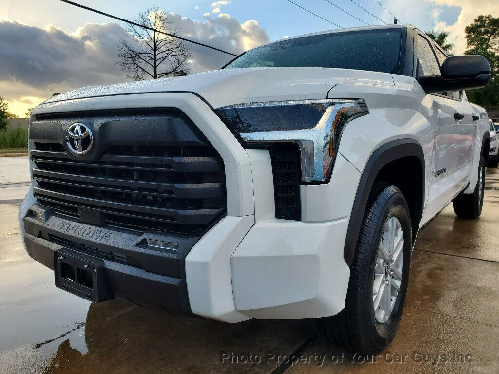 2025 Toyota Tundra SR5 CrewMax photo 2