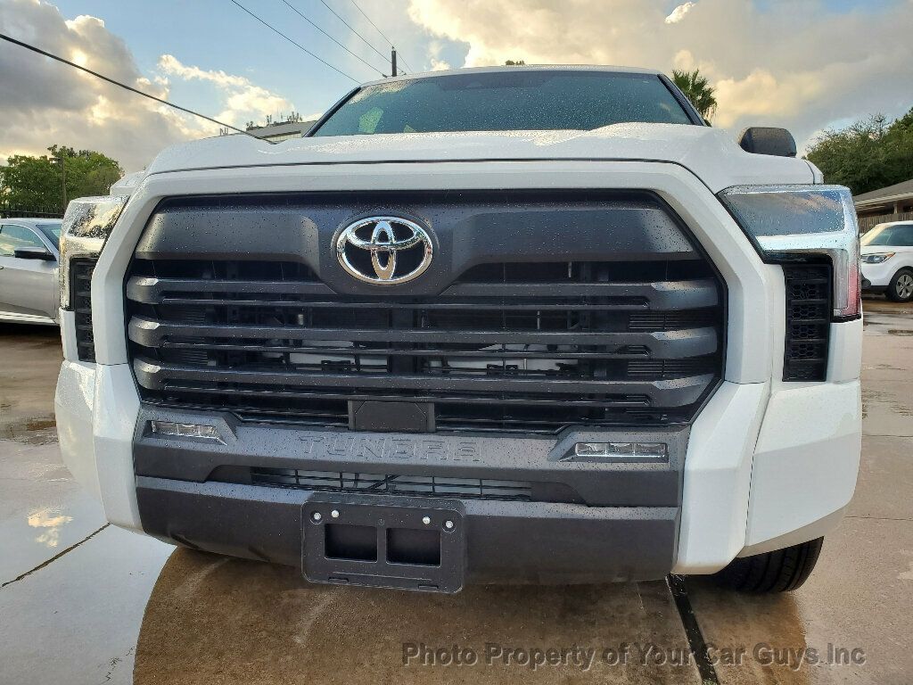 2025 Toyota Tundra SR5 CrewMax photo 3
