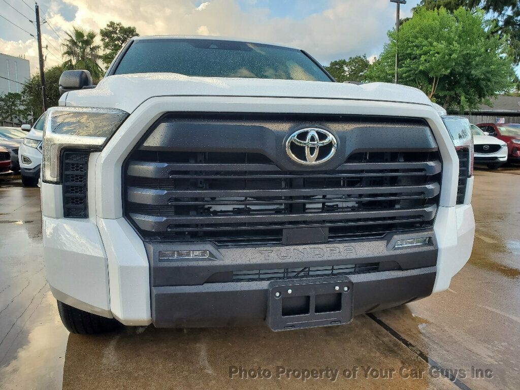 2025 Toyota Tundra SR5 CrewMax photo 5