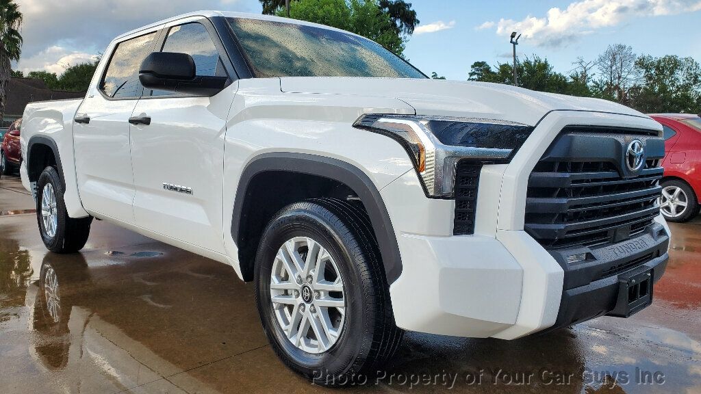 2025 Toyota Tundra SR5 CrewMax photo 7