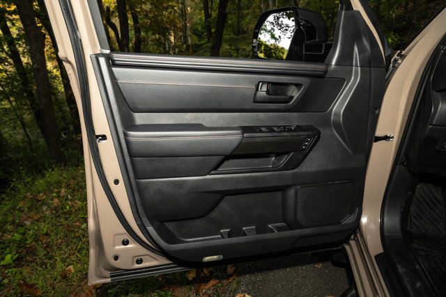 2025 Toyota Tundra 4WD LocalTrade/TRD-Pro-PanoramicSunroof/DynamicRadarCruiseControl - 23101440 - 25