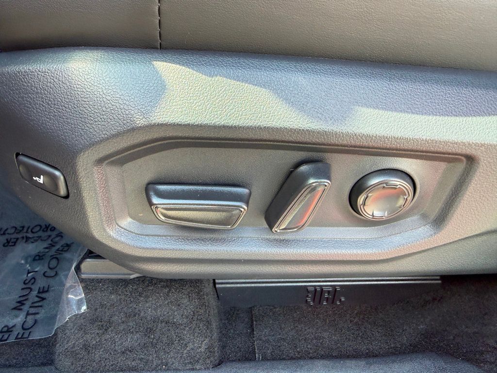 2025 Toyota Tundra 4WD Platinum Hybrid CrewMax 5.5' Bed - 23040338 - 13