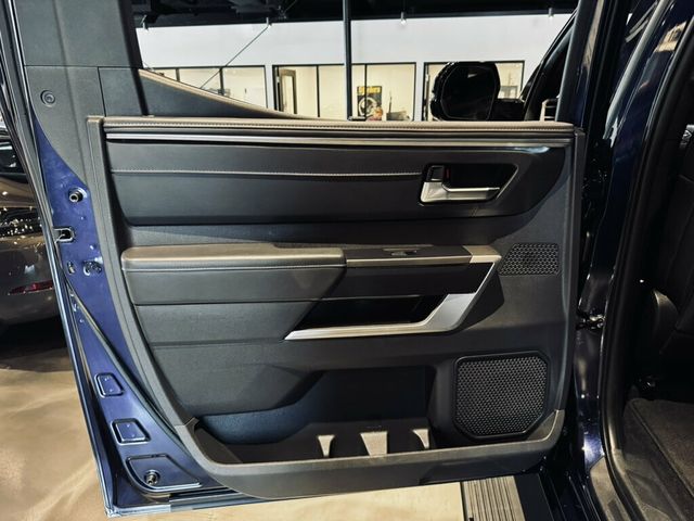 2025 Toyota Tundra 4WD Platinum/Hybrid/Heated&CooledSeats/PanoSunroof/HeadsUpDisplay - 23065413 - 18