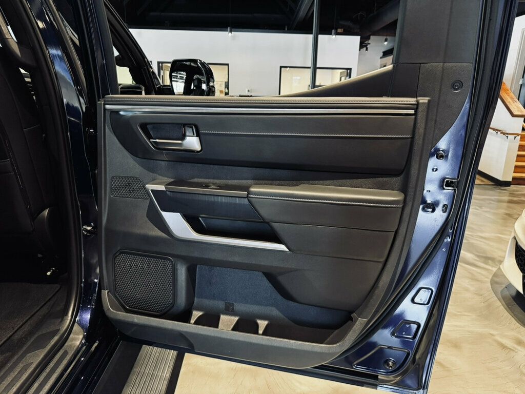 2025 Toyota Tundra 4WD Platinum/Hybrid/Heated&CooledSeats/PanoSunroof/HeadsUpDisplay - 23065413 - 22