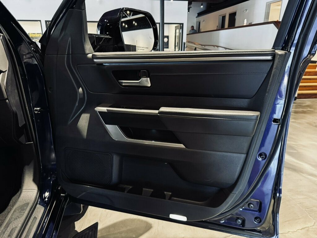 2025 Toyota Tundra 4WD Platinum/Hybrid/Heated&CooledSeats/PanoSunroof/HeadsUpDisplay - 23065413 - 25