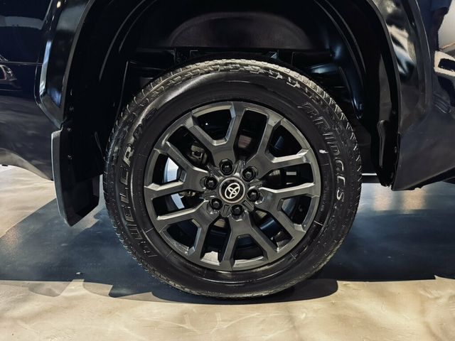 2025 Toyota Tundra 4WD Platinum/Hybrid/Heated&CooledSeats/PanoSunroof/HeadsUpDisplay - 23065413 - 28