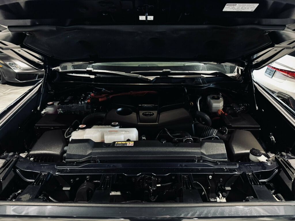2025 Toyota Tundra 4WD Platinum/Hybrid/Heated&CooledSeats/PanoSunroof/HeadsUpDisplay - 23065413 - 32