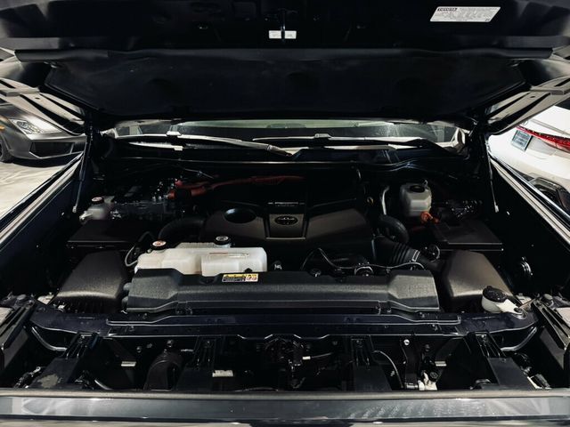 2025 Toyota Tundra 4WD Platinum/Hybrid/Heated&CooledSeats/PanoSunroof/HeadsUpDisplay - 23065413 - 32