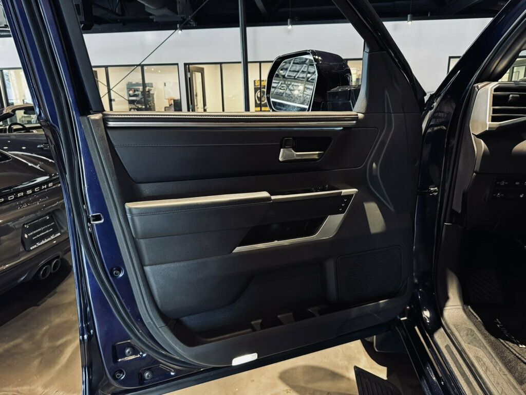 2025 Toyota Tundra 4WD Platinum/Hybrid/Heated&CooledSeats/PanoSunroof/HeadsUpDisplay - 23065413 - 8