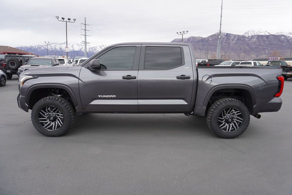 2025 Toyota Tundra 4WD SR5 - 22989679 - 1