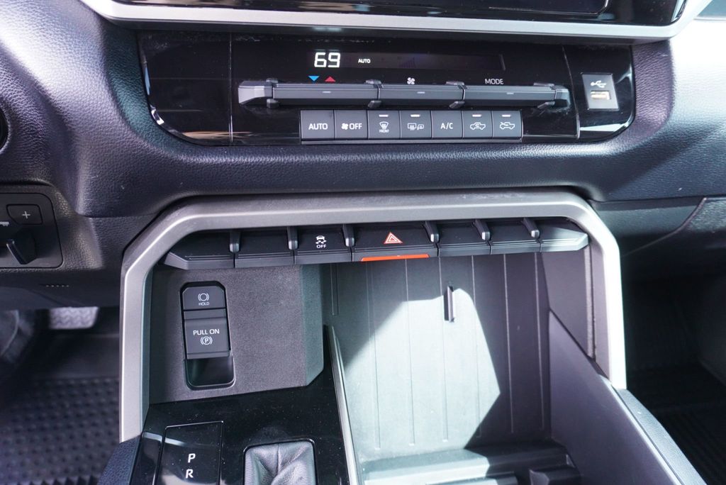 2025 Toyota Tundra 4WD SR5 - 22999133 - 32