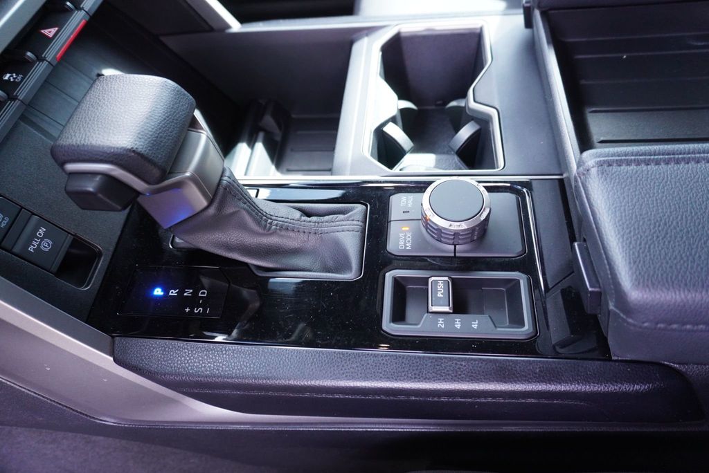 2025 Toyota Tundra 4WD SR5 - 22999133 - 34