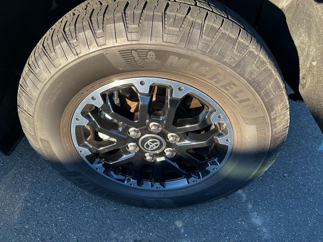 2025 Toyota Tundra 4WD SR5 CrewMax 5.5' Bed - 22958564 - 9