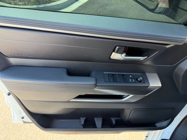 2025 Toyota Tundra 4WD SR5 CrewMax 5.5' Bed - 22995275 - 2