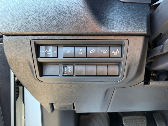 2025 Toyota Tundra 4WD SR5 CrewMax 5.5' Bed - 22995275 - 3