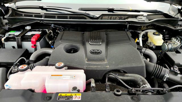 2025 Toyota Tundra 4WD SR5 CrewMax 5.5' Bed with Convenience Package - 22971144 - 24