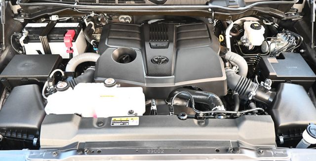 2025 Toyota Tundra 4WD SR5 CrewMax TRD Rally Package - 22961554 - 23