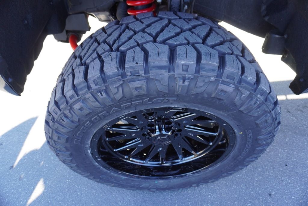 2025 Toyota Tundra 4WD TRD PRO - 22965386 - 17