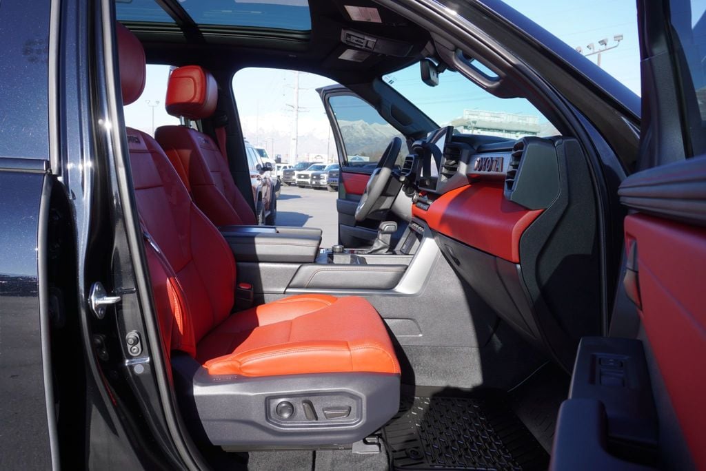 2025 Toyota Tundra 4WD TRD PRO - 22965386 - 25