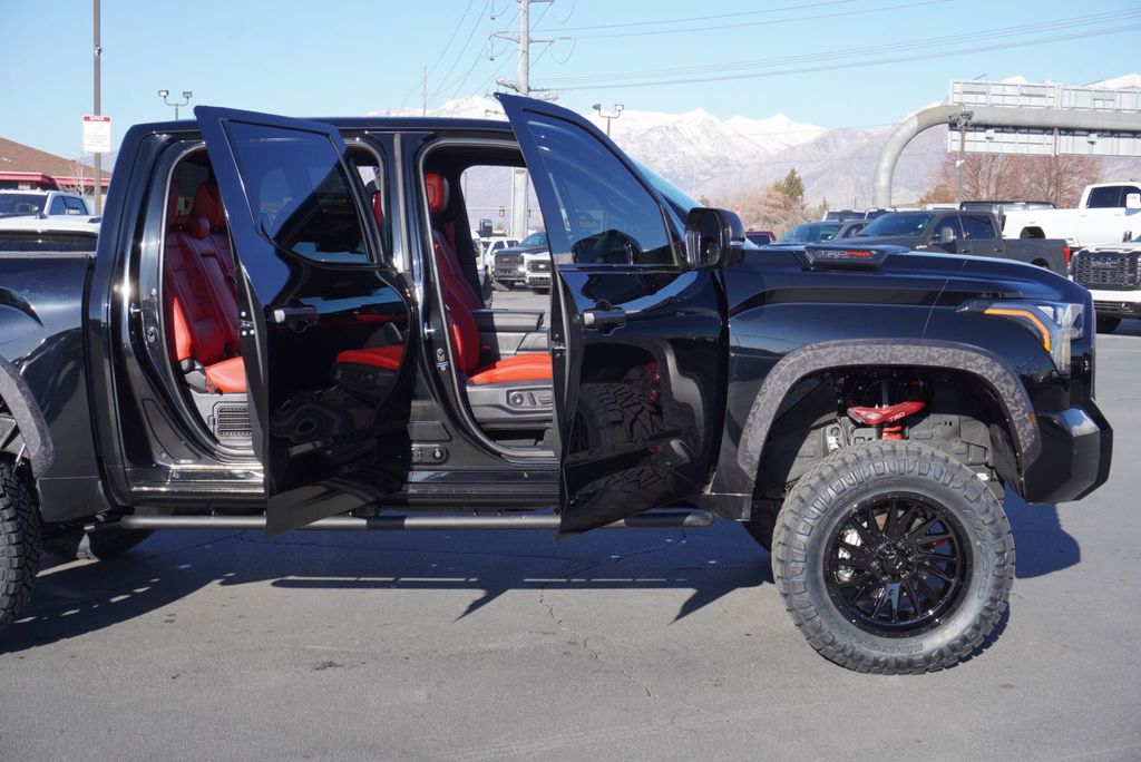 2025 Toyota Tundra 4WD TRD PRO - 22965386 - 27