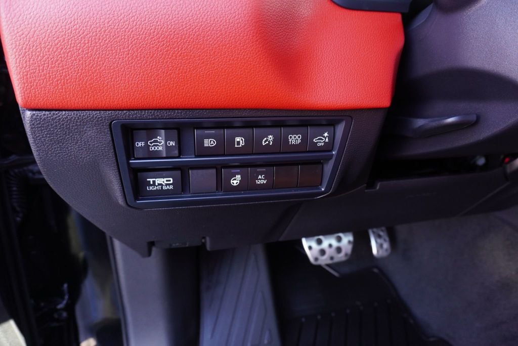 2025 Toyota Tundra 4WD TRD PRO - 22965386 - 30