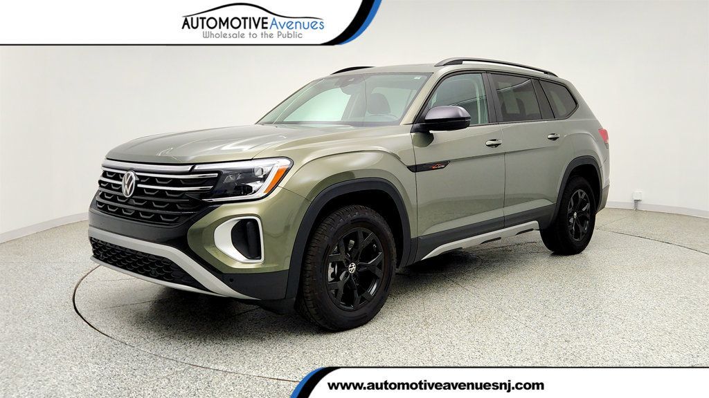 2025 Volkswagen Atlas 2.0T Peak Edition 4MOTION w/ 2nd-Row Dual Captain's Chairs - 23024757 | Video 1