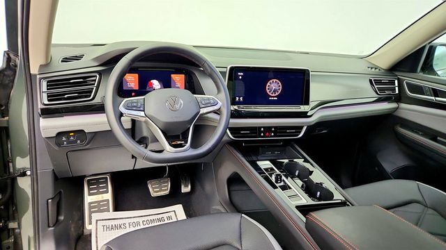 2025 Volkswagen Atlas 2.0T Peak Edition 4MOTION w/ 2nd-Row Dual Captain's Chairs - 23024757 - 10