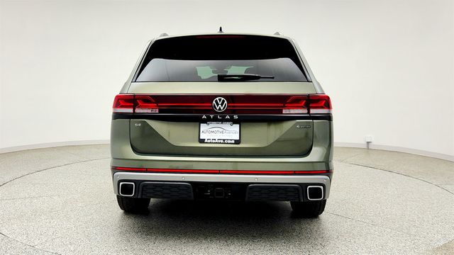 2025 Volkswagen Atlas 2.0T Peak Edition 4MOTION w/ 2nd-Row Dual Captain's Chairs - 23024757 - 5