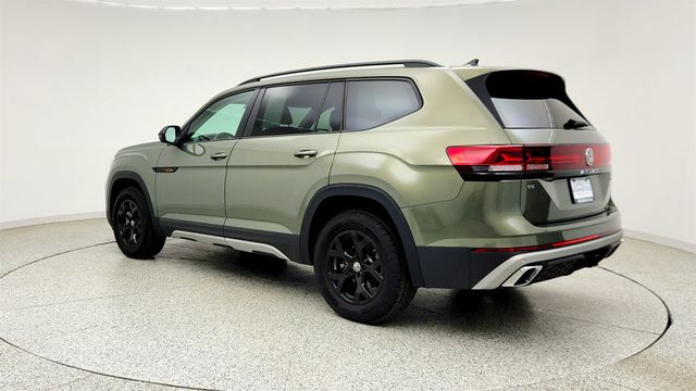 2025 Volkswagen Atlas 2.0T Peak Edition 4MOTION w/ 2nd-Row Dual Captain's Chairs - 23024757 - 6