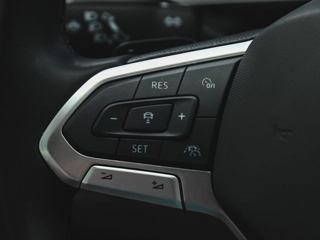 2025 Volkswagen Atlas 2.0T SEL Premium R-Line - 23041201 - 30