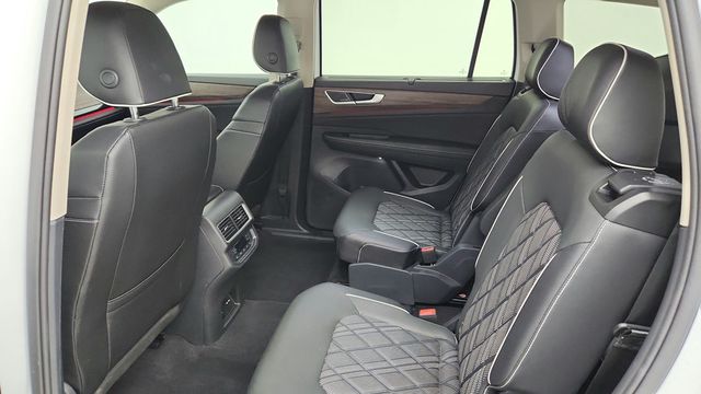 2025 Volkswagen Atlas 2.0T SEL Premium R-Line 4MOTION w/ 2nd-Row Dual Captain's Chairs - 22951251 - 21
