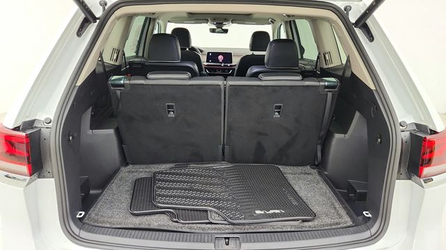 2025 Volkswagen Atlas 2.0T SEL Premium R-Line 4MOTION w/ 2nd-Row Dual Captain's Chairs - 22951251 - 22