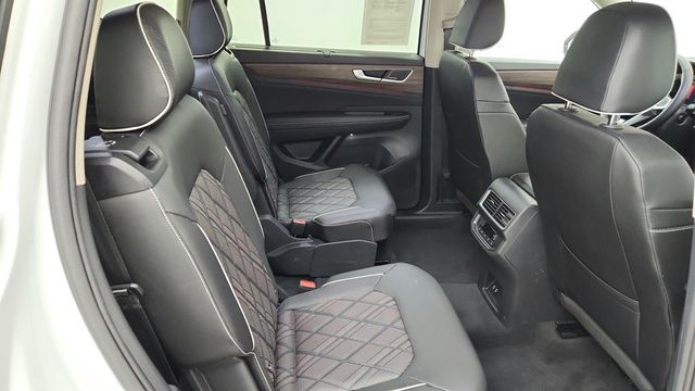 2025 Volkswagen Atlas 2.0T SEL Premium R-Line 4MOTION w/ 2nd-Row Dual Captain's Chairs - 22951251 - 24